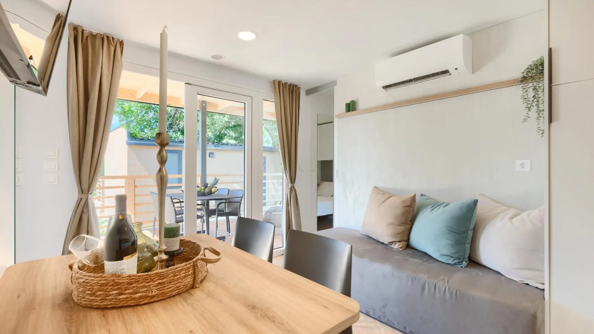 Holiday Mobile Homes Park Riviera Park za odmor Karigador
