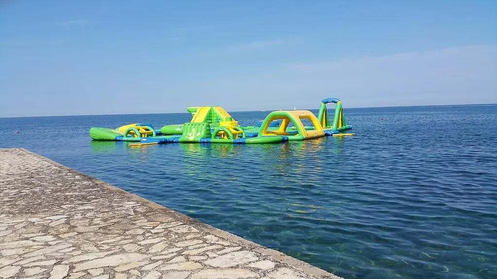 Holiday Mobile Homes Park Riviera Karigador Holiday park